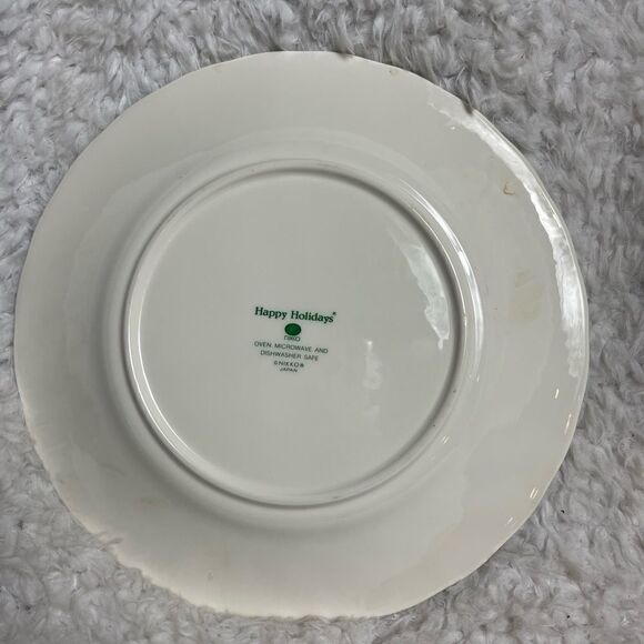 Niko Happy Holidays 1Dinner plate .oven ,microwave and dishwasher safe - Picture 4 of 11